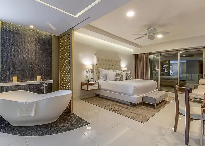 Residential Retreat 3 Bedroom Ocean Front Garza Blanca Cabos & Apartment